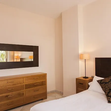 Fuente Aloha Apartment