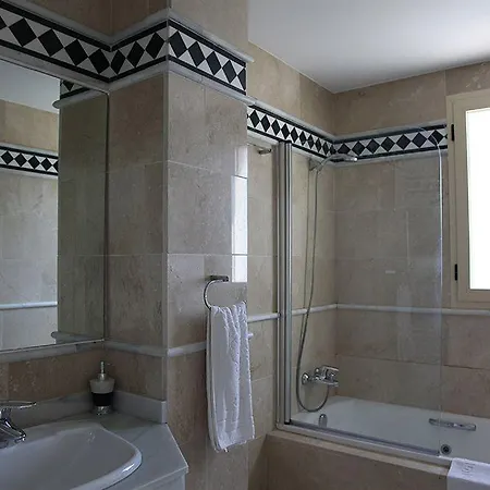 Fuente Aloha Apartment